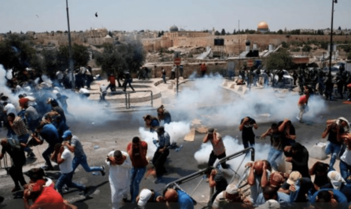 Israeli Police Invade Jerusalem’s Aqsa Compound, attack Muslim Worshipers