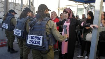 Ha’aretz: What Happens at Israel’s Border Crossings Is Calculated Humiliation