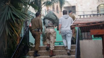 Ha’aretz: Israeli soldiers beat a detained Palestinian and made his son watch: 5 Indicted for abuse