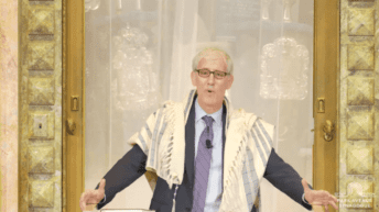 Rabbi Zuckerman offers worshipful sermon to his Israeli son’s M16