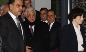 Mahmoud Abbas (second from left), the president of the Palestinian Authority, after a meeting with Bensouda in The Hague in October 2015.