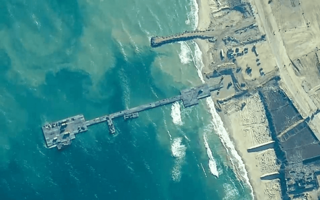 Gaza Floating Pier causeway shore connection, from Wikimedia Commons