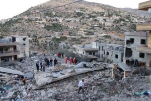 Lebanese Red Cross teams conducted search and rescue operations in the rubble of collapsed buildings following an Israeli army attack in Nabatieh province of southern Lebanon, on September 27, 2024. [Ramiz Dallah – Anadolu Agency]