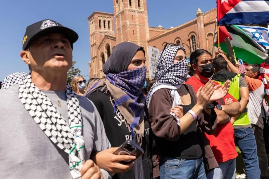 Tension rises between Pro-Palestinian and pro-Israeli protestors on the campus of the University of California Los Angeles (UCLA) on April 28, 2024 in Los Angeles, California.
