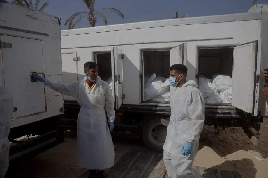 Red Cross teams deliver the bodies of 30 Palestinians, who were detained by Israeli forces during the war and handed over as part of the ceasefire deal, to Nasser Hospital in Khan Younis, Gaza, on October 30, 2025.