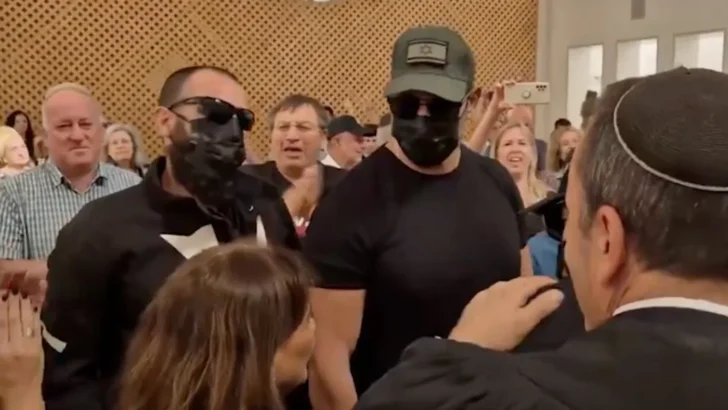 Israeli crowd applauds soldiers accused of raping Palestinian prisoner Israeli crowd applauds soldiers accused of raping Palestinian prisoner