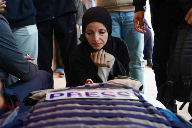 Israeli army shoots, kills 9-year-old girl in her Gaza classroom