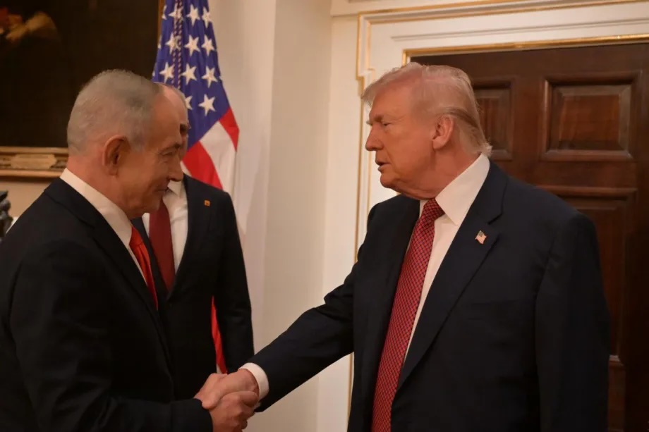 US President Donald Trump (R) meets with the Israeli Prime Minister Benjamin Netanyahu (L) at the White House on February 11, in Washington DC