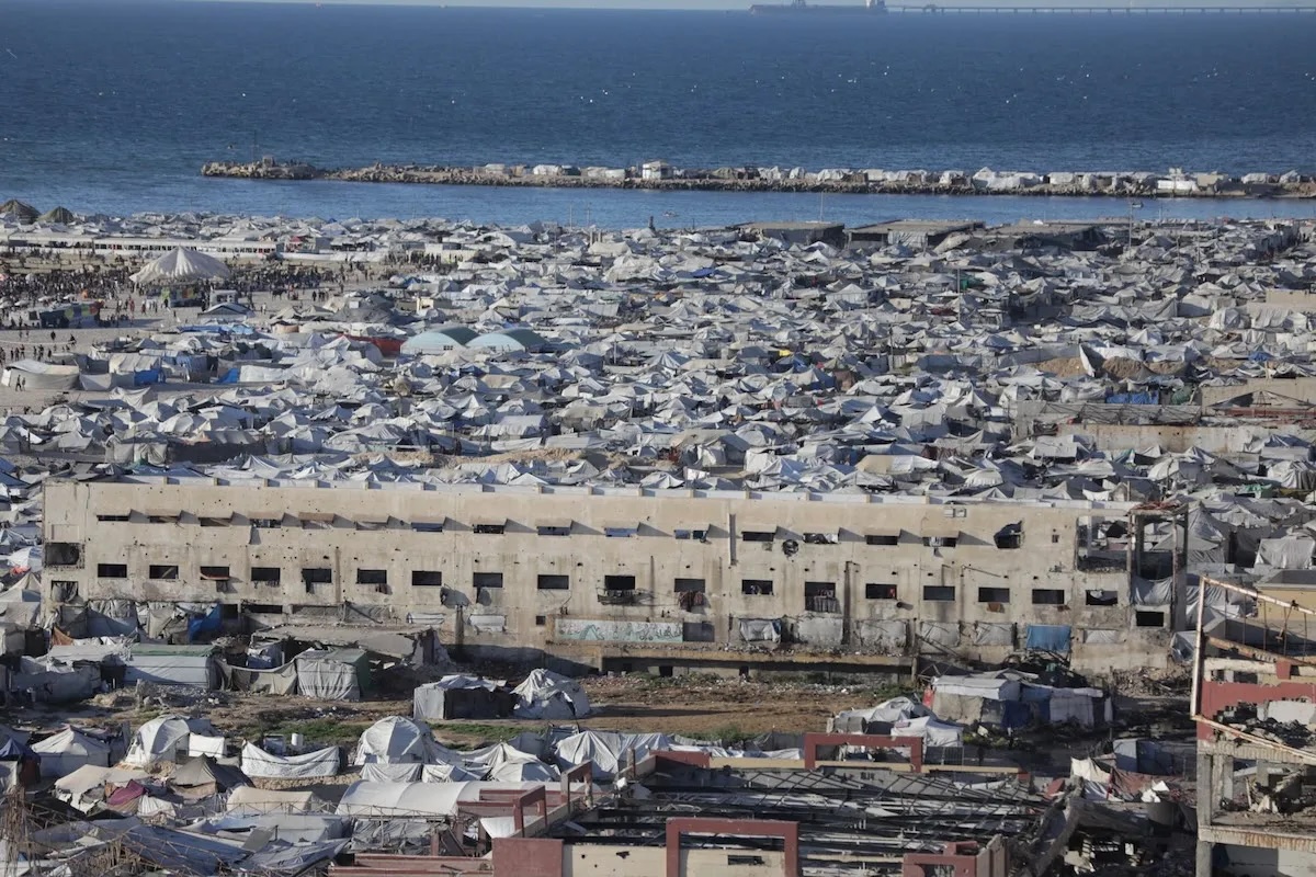 Displaced civilians gather west of Gaza as Israeli forces control 70% of the territory, July 20, 2026