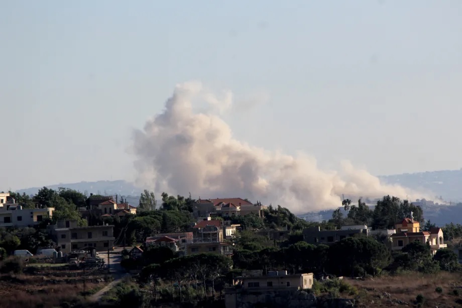 Smoke rises around the area where the Israeli forces carried out artillery shelling on the town of Taybeh despite the ceasefire and framework agreement in Nabatieh, Lebanon, on July 27, 2026.