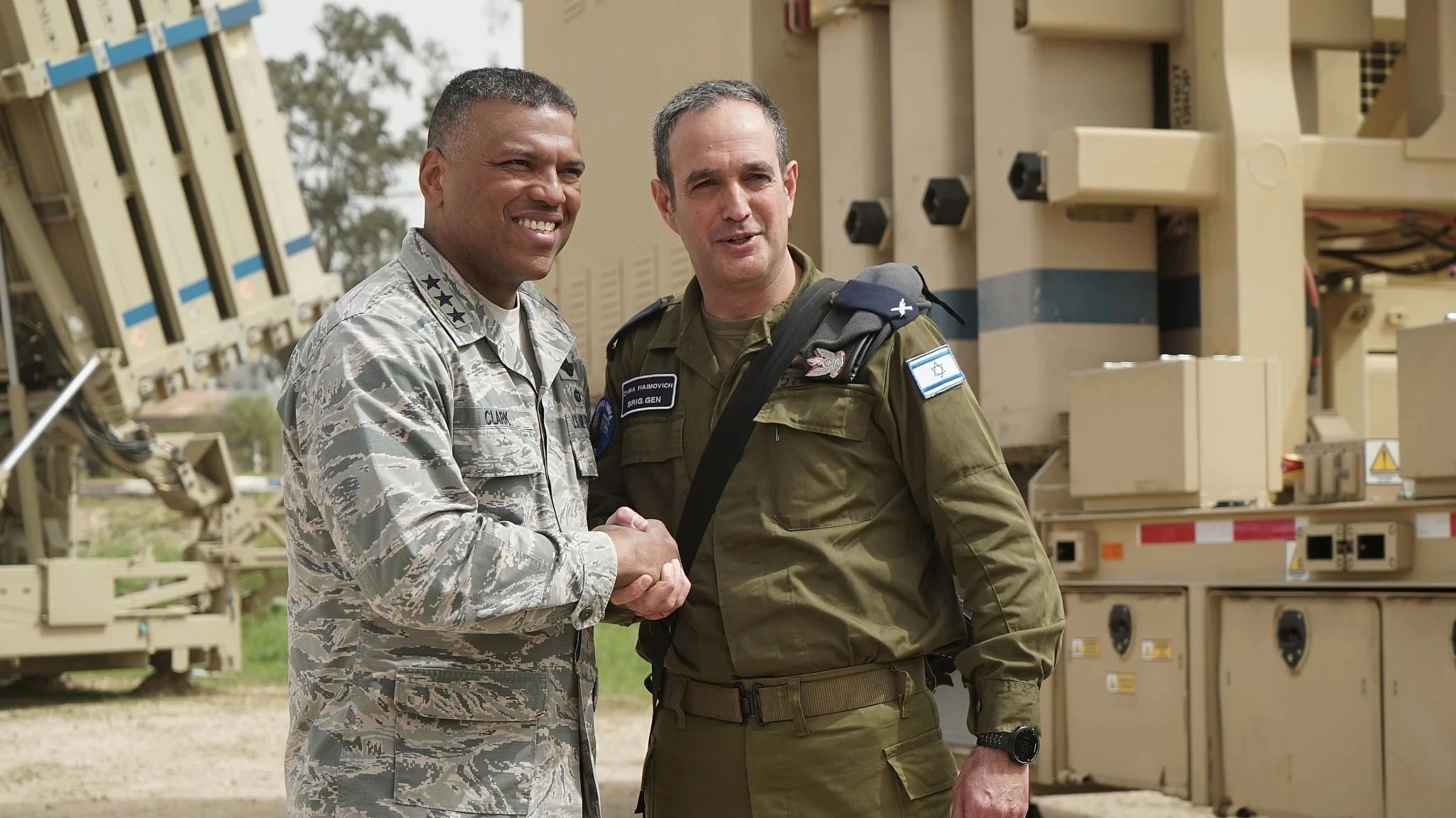 US Lt. Gen. Richard Clark shakes hands with Israeli Brig. Gen. Tzvika Haimovitch during the Juniper Cobra 2018 joint military exercise in Israel.