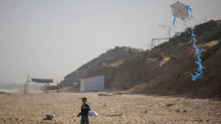 Israel threatens assassinations, evacuations in Gaza over children’s kites