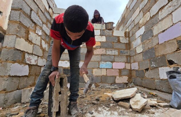 ‘They destroy, we build’: Gazans rebuild their homes out of mud and rubble ‘They destroy, we build’: Gazans rebuild their homes out of mud and rubble
