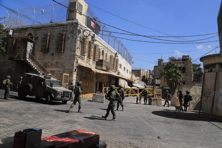 Israelis raid the Old City area of the city of Hebron, West Bank, Palestine under the protection of Israeli forces on September 22, 2026.