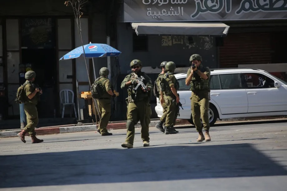 Israeli forces raid the Balata Camp, closing entrances and exits and restricting the movement of residents in Nablus, in the northern West Bank, Palestine, on August 20, 2026.